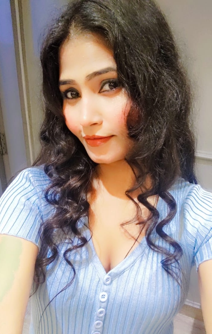 Vritika pune escorts